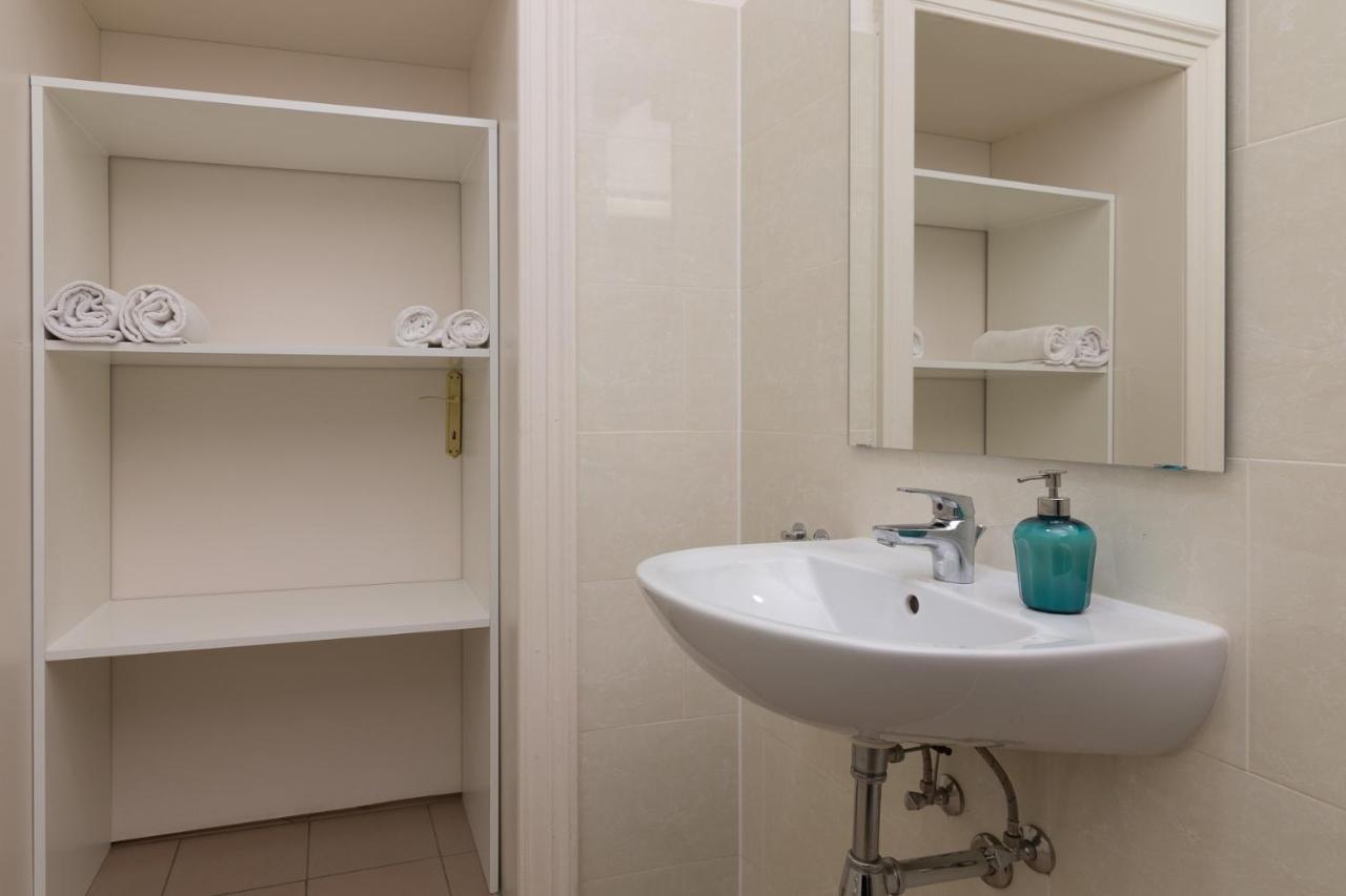 Spacious 2 Bedrooms Apartment In 4Th District Near Karlskirche Wien Exteriör bild