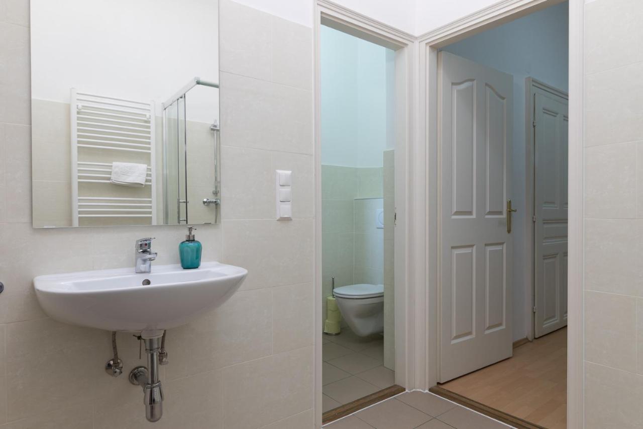 Spacious 2 Bedrooms Apartment In 4Th District Near Karlskirche Wien Exteriör bild